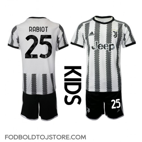 Juventus Adrien Rabiot #25 Hjemmebanesæt Børn 2022-23 Kortærmet (+ Korte bukser)
